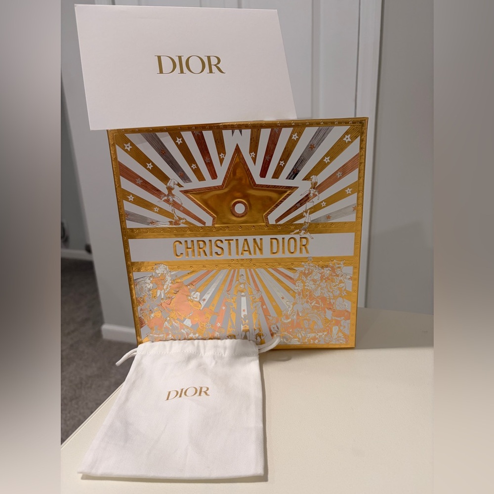 Christian Dior Gift Box and Dust Cover - Picture 2 of 6